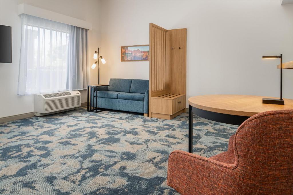 Hampton Inn & Suites Prescott Valley - King Studio Suite With Sofa Bed - Non-Smoking
