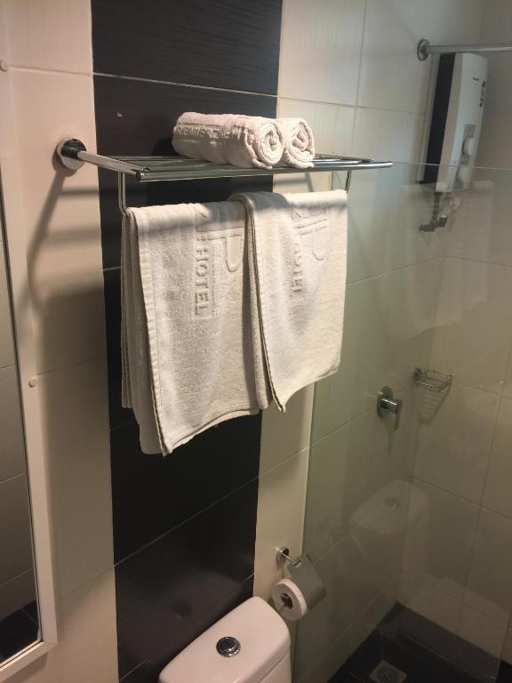 Koupelna v ubytování Premierz Hotel