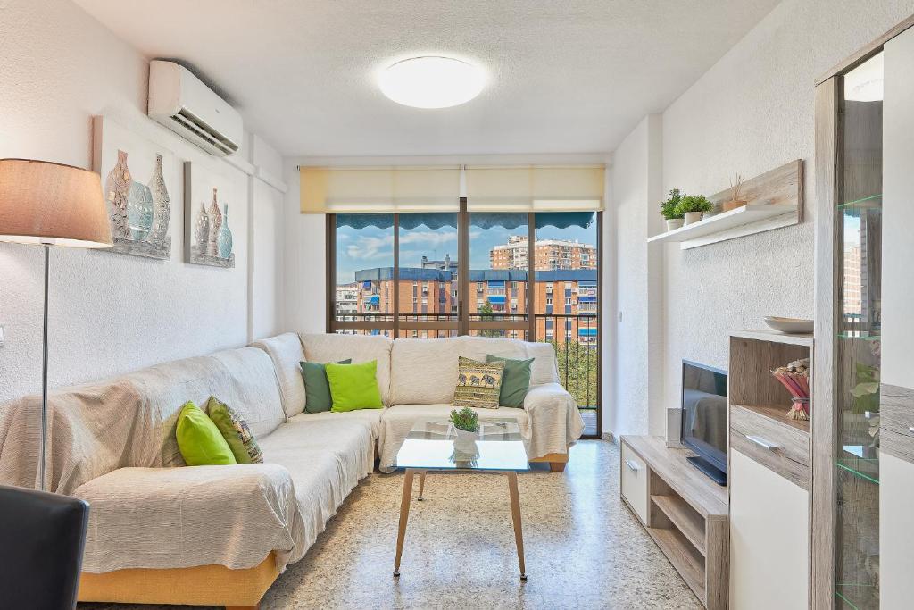 LUMINOSO APARTAMENTO/ 5 MINUTOS DE LA PLAYA