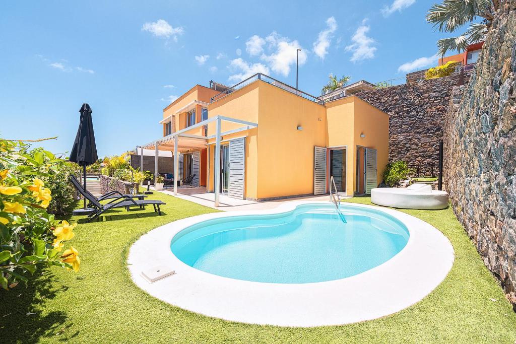 Villa Calma II by CanaryScape