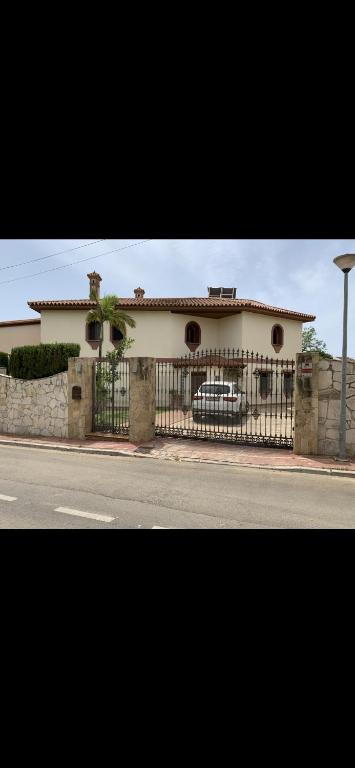 4 Double Bed villa with Pool and Cinema Room