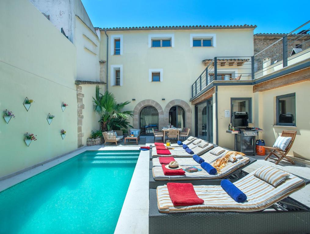 Owl Booking Villa Alvarez - 5 Min Walk to Old Town Center
