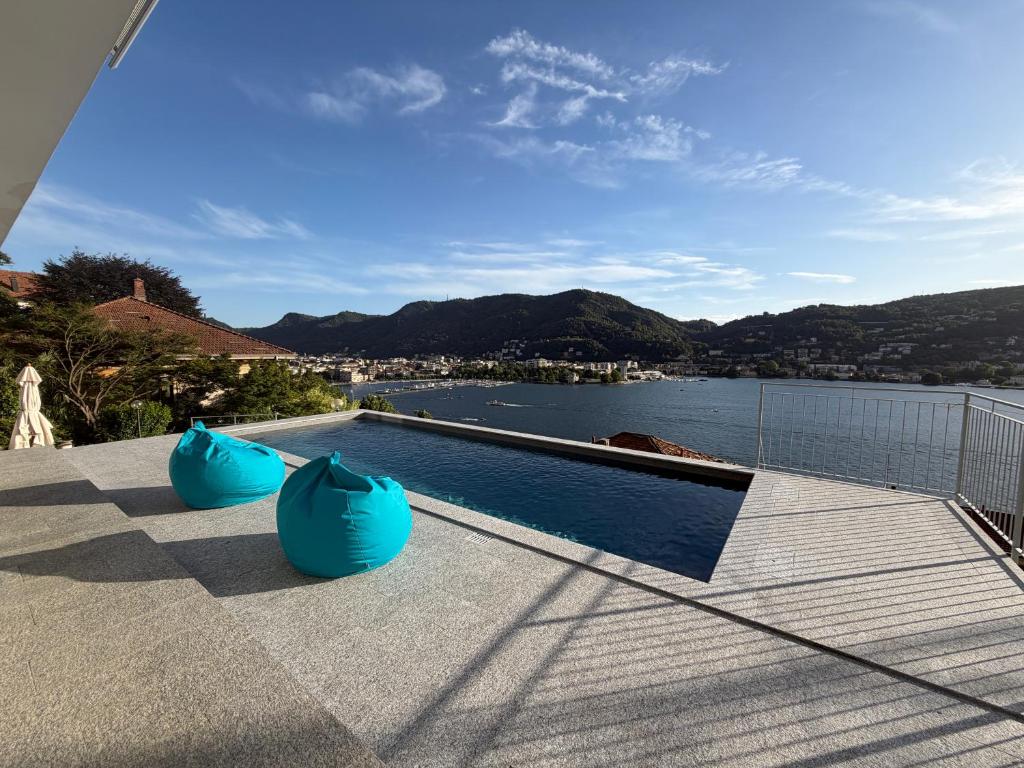 a swimming pool on the roof of a house at Prestigiosa vista lago in Como