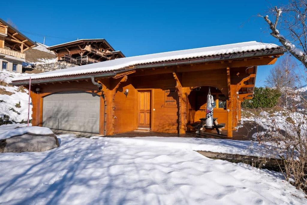 Mountain Chalet with Panoramic Views Sleeps 9