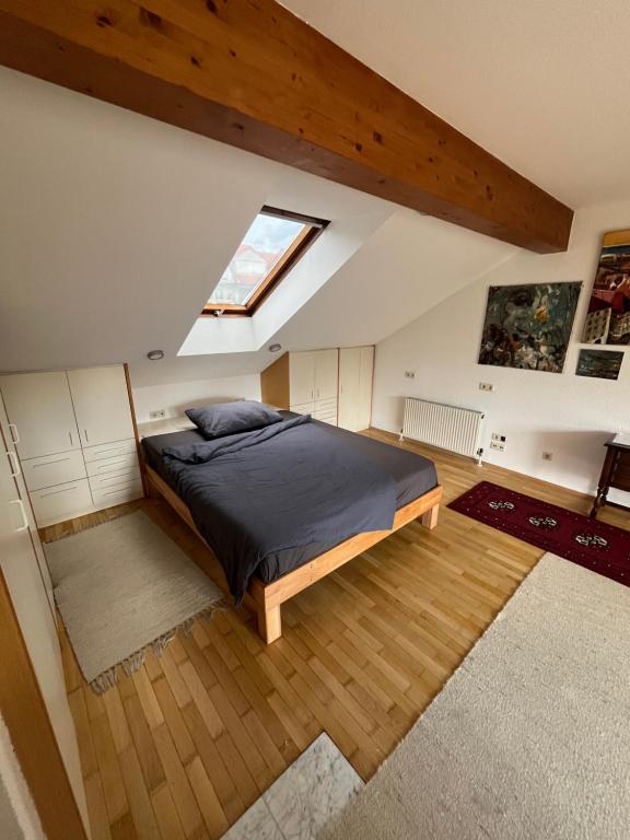BuenaVista Loft - Sun-Filled Balcony & Park Views