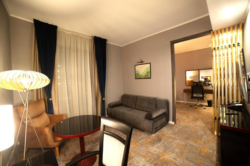 Wyndham Cluj - Suite Esecutiva Con Due Camere Da Letto Con Vista Belle
