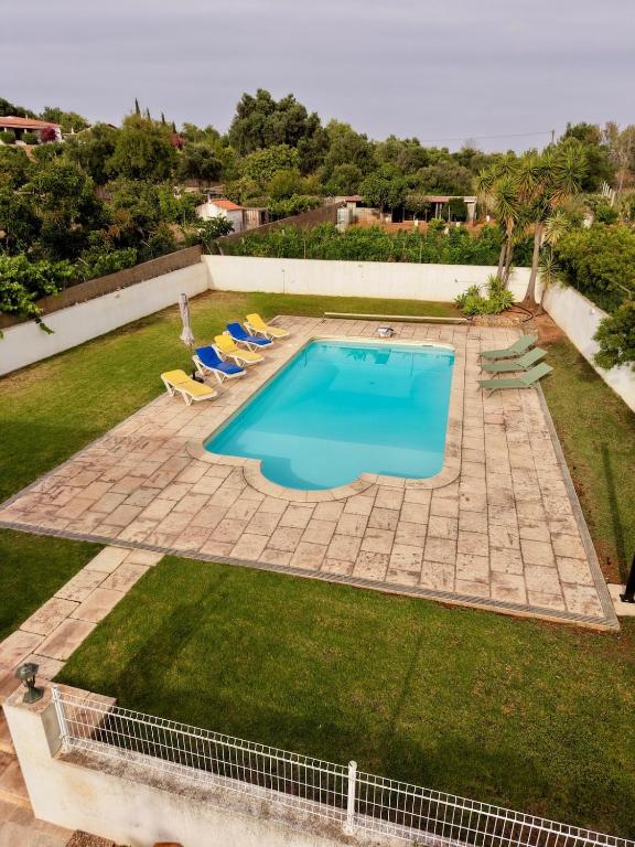 4-Bedroom Villa 15 Min to Albufeira, Pool and AC