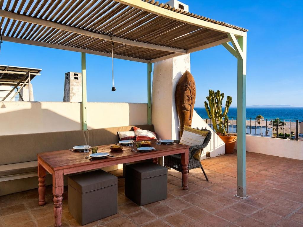 Penthouse with terrace and oceanfront views