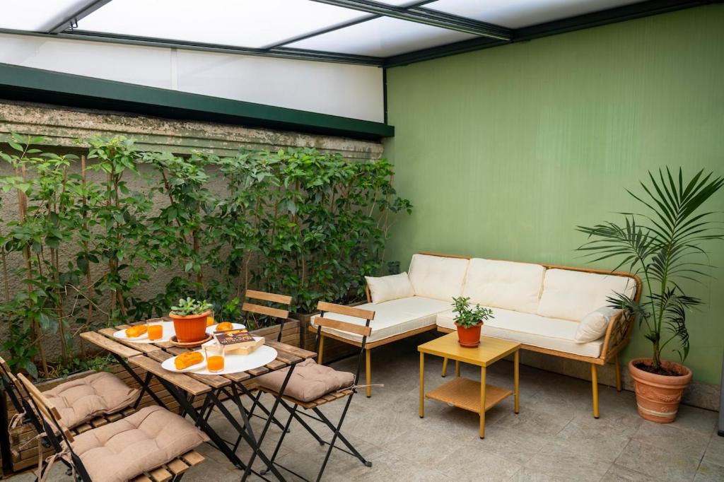 Relaxing Terrace, Cathedral - Central Station M1
