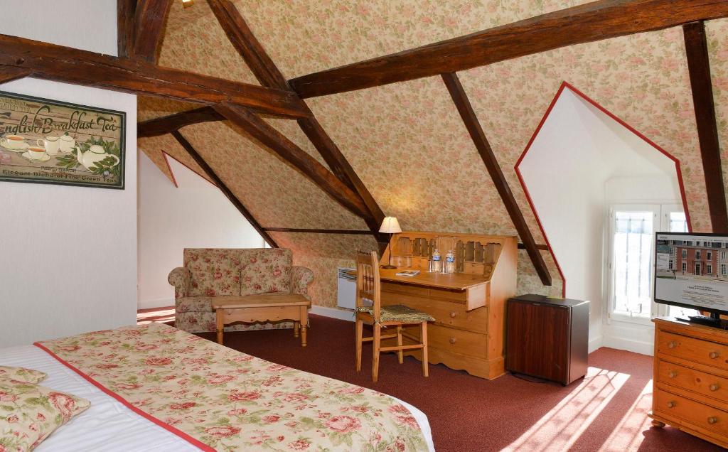 Hôtel & Spa du Domaine des Thômeaux, The Originals Relais - Suite Júnior