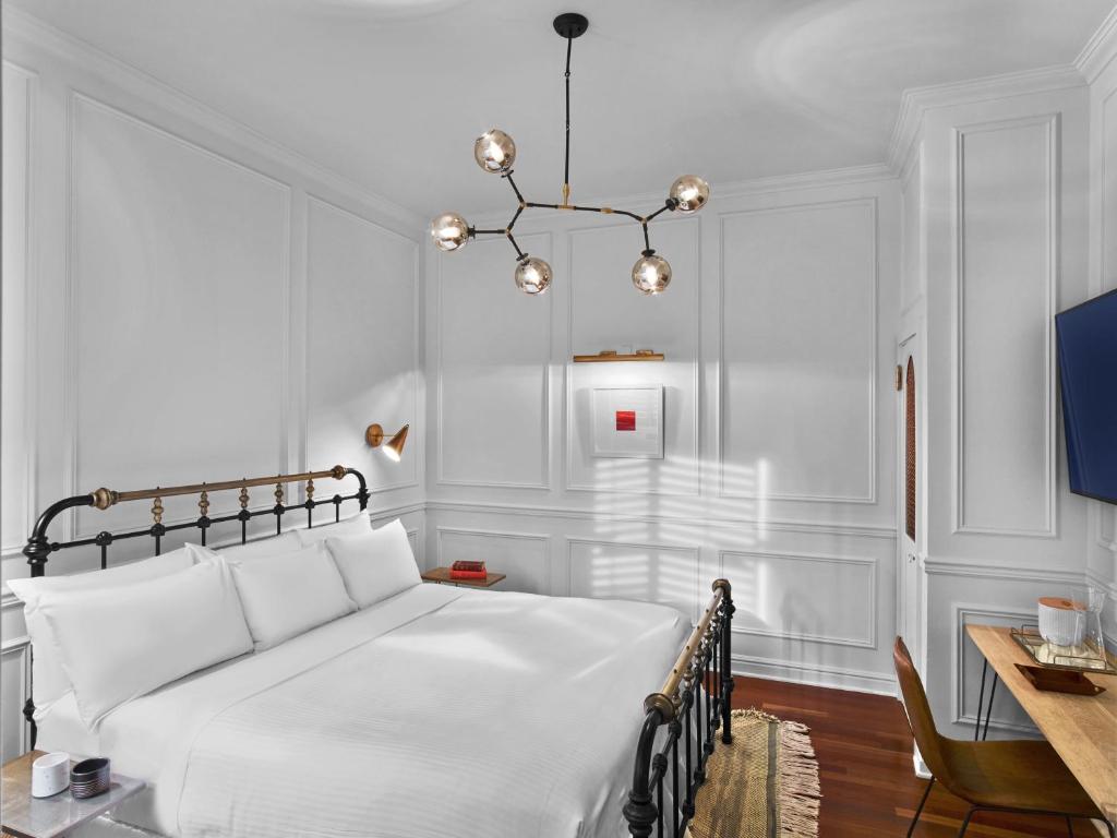 Postel nebo postele na pokoji v ubytování Life Hotel New York