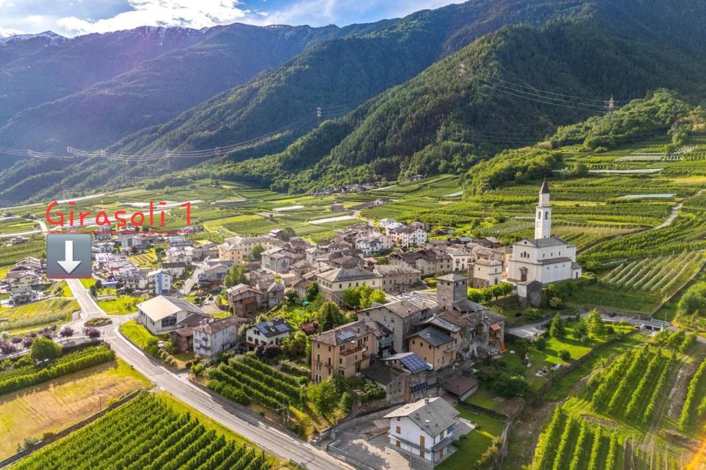 A 5 min da Tirano Con Box per Moto & Bici - Housity