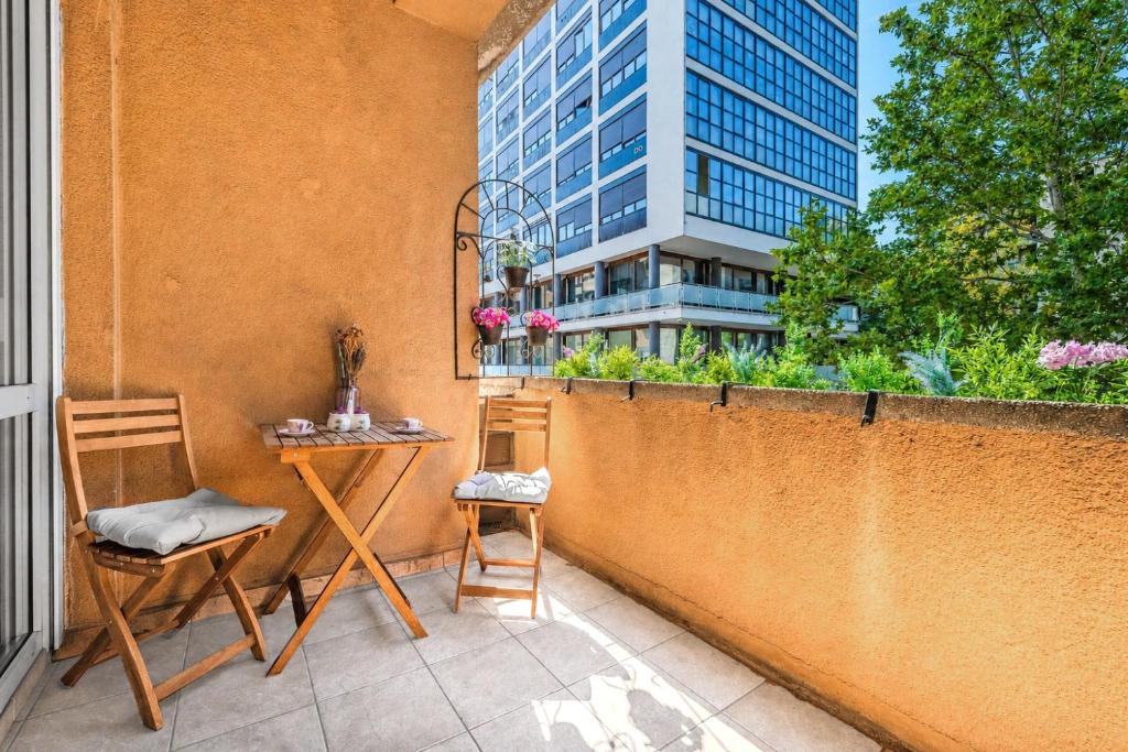 Lavanda Apartment With Terrace - Happy Rentals