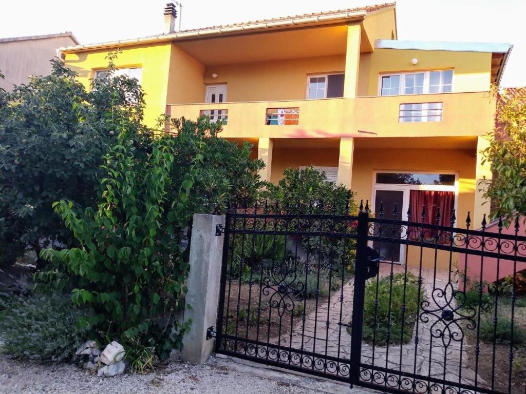 Apartments with parking space Biograd na Moru, Biograd - 25399