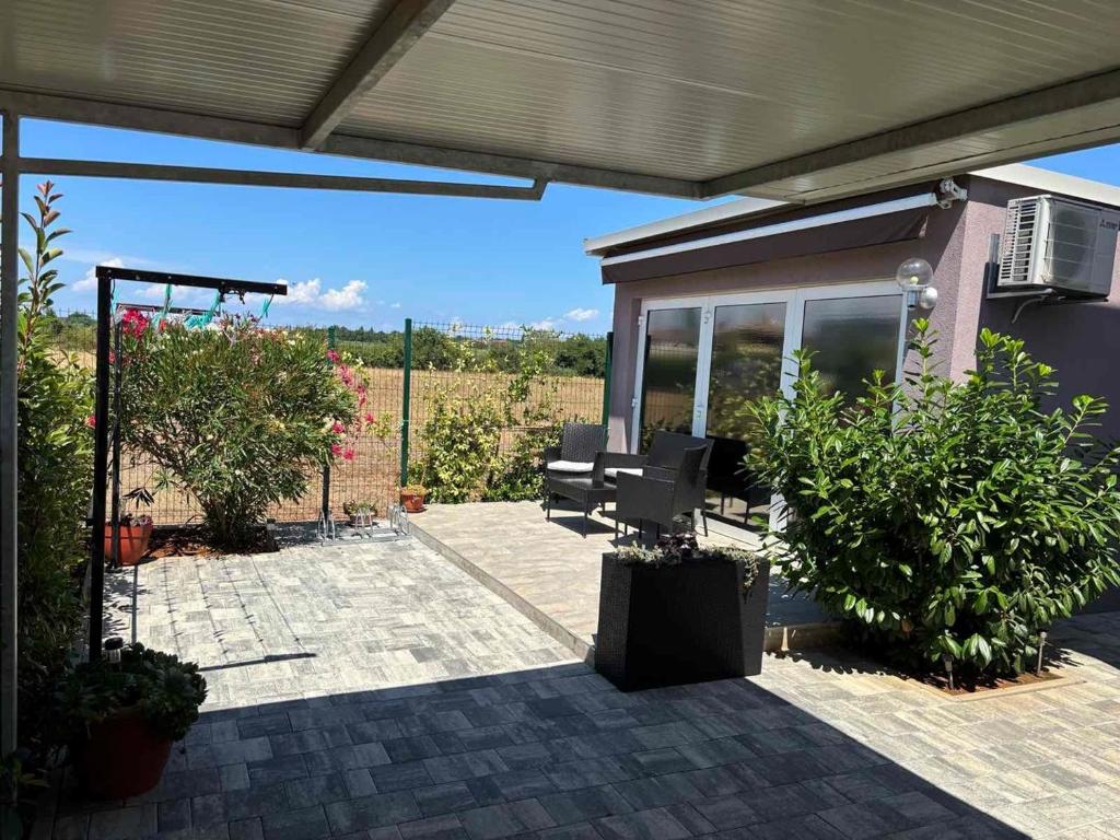 Apartments with parking space Rozac, Umag - 27240