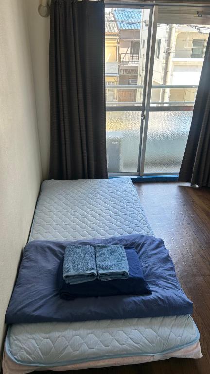 One Room Apartment 203 - 3 minute walk train station - quiet area