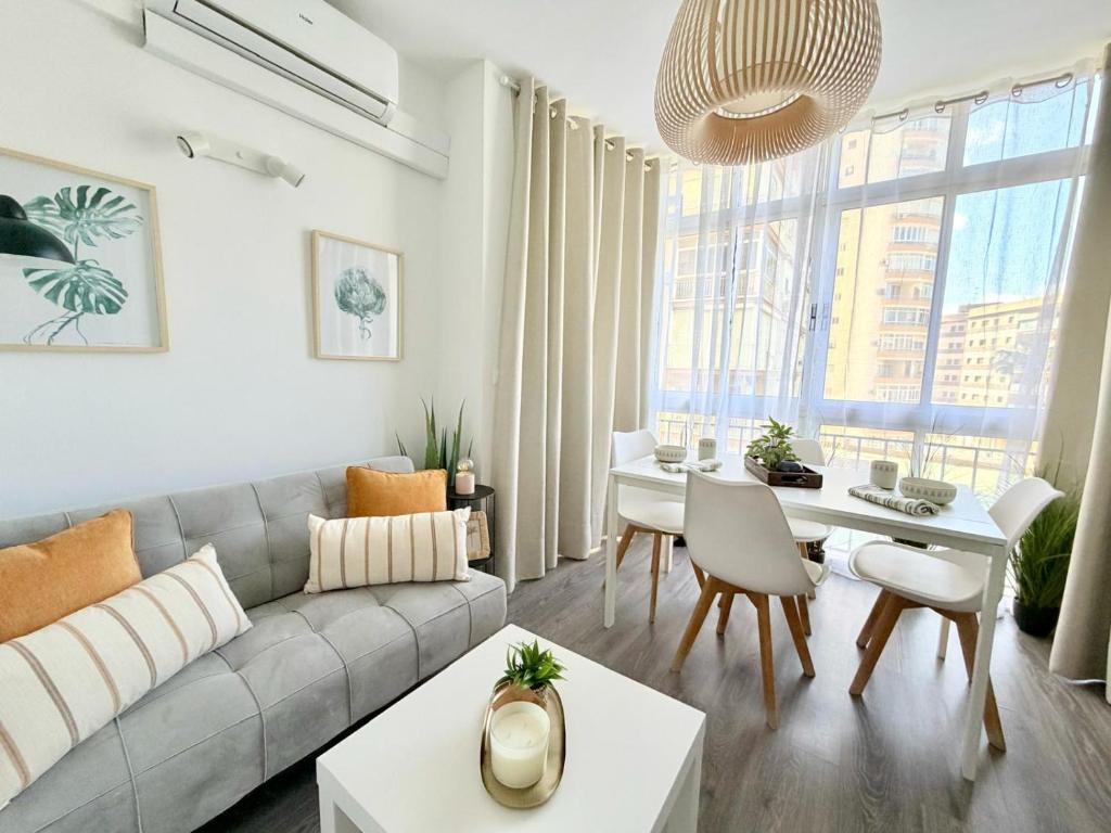 VIS3 - Newly Renovated Apartment with AC and Lift - Central Torremolinos