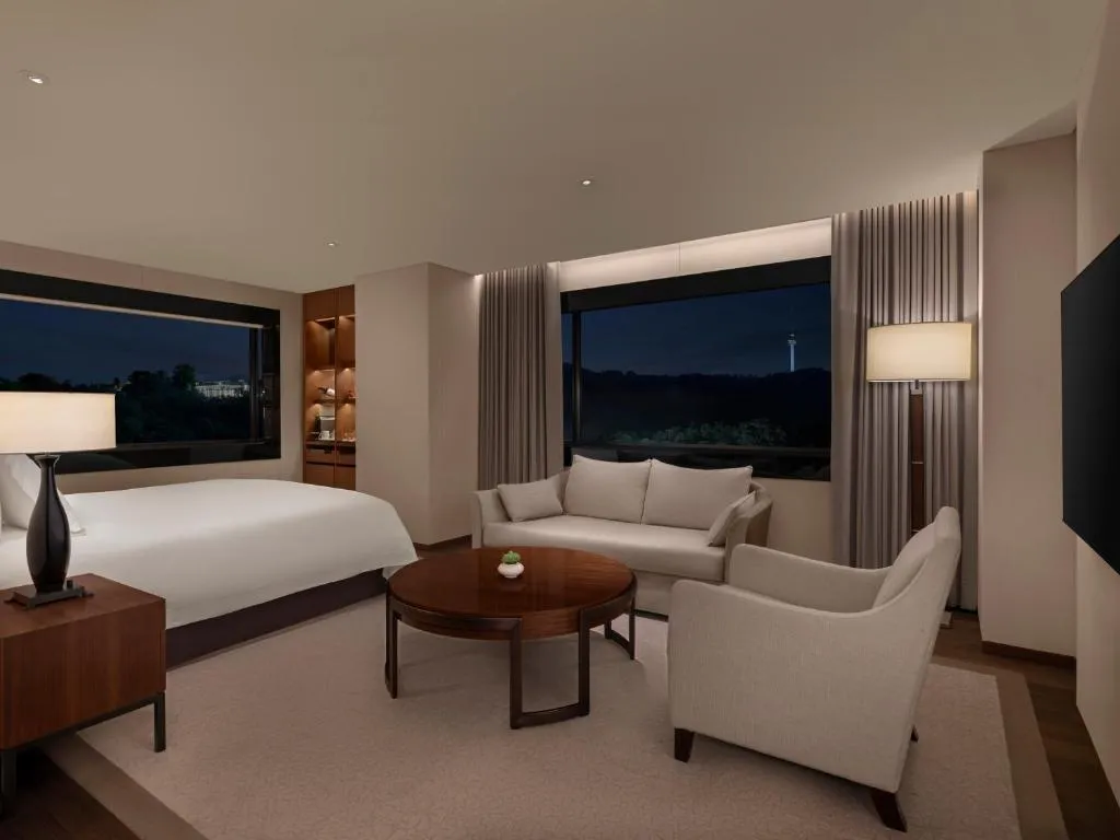 Grand Corner Deluxe - Indoor pool Access Only