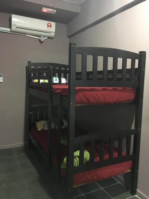 Ranau Backpackers Hostel - Quadruple Room With Shared Bathroom