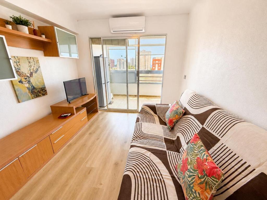 Apartment with Pool & Balcony in Alicante by Turihome