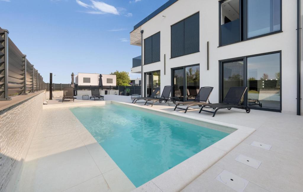 Gorgeous Apartment In Porec