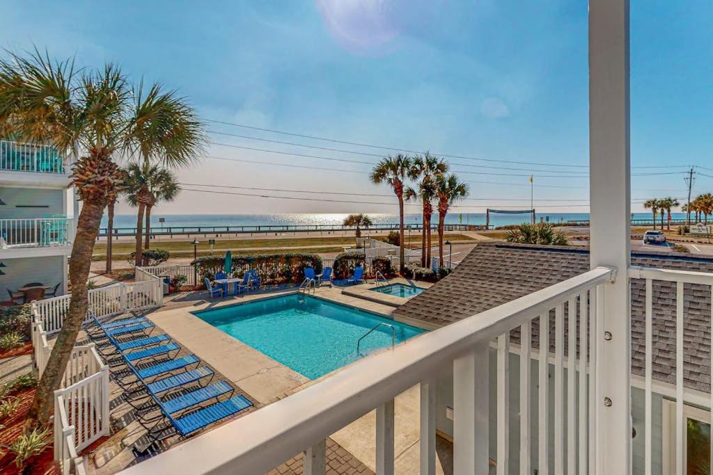 Beachfront 2nd floor condo with private balcony shared pool and hot tub BBQ, Destin, FL