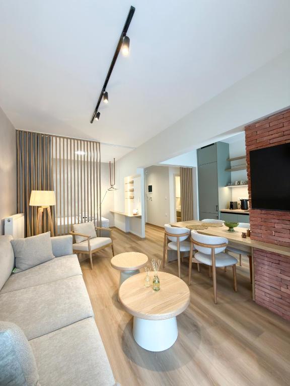 Luxury Downtown Apartment F2