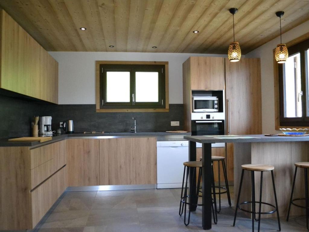 Chalet 3 chambres, balcon, parking, animaux admis, 8 pers.