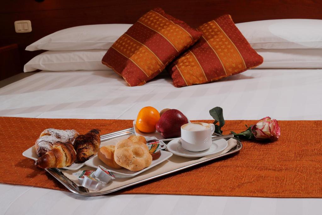 Hotel Michelangelo - Habitación Doble Superior Con Balcón