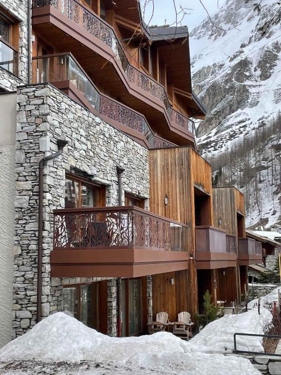 Cygnaski by One of A Kind Travel