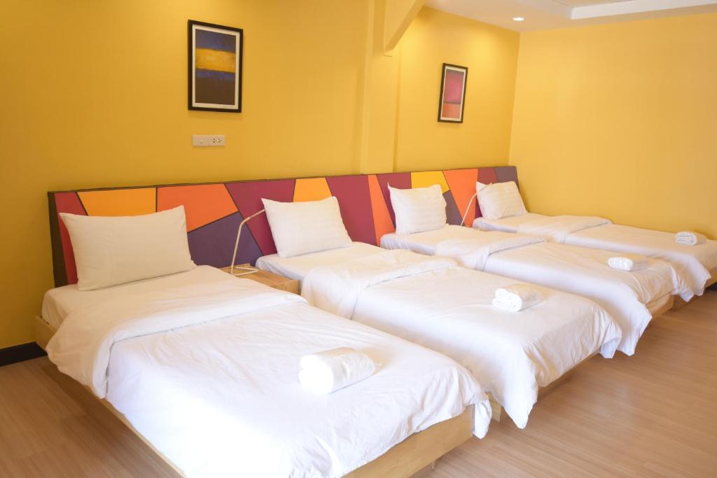 Room@Vipa - Quadruple Room With Private Bathroom