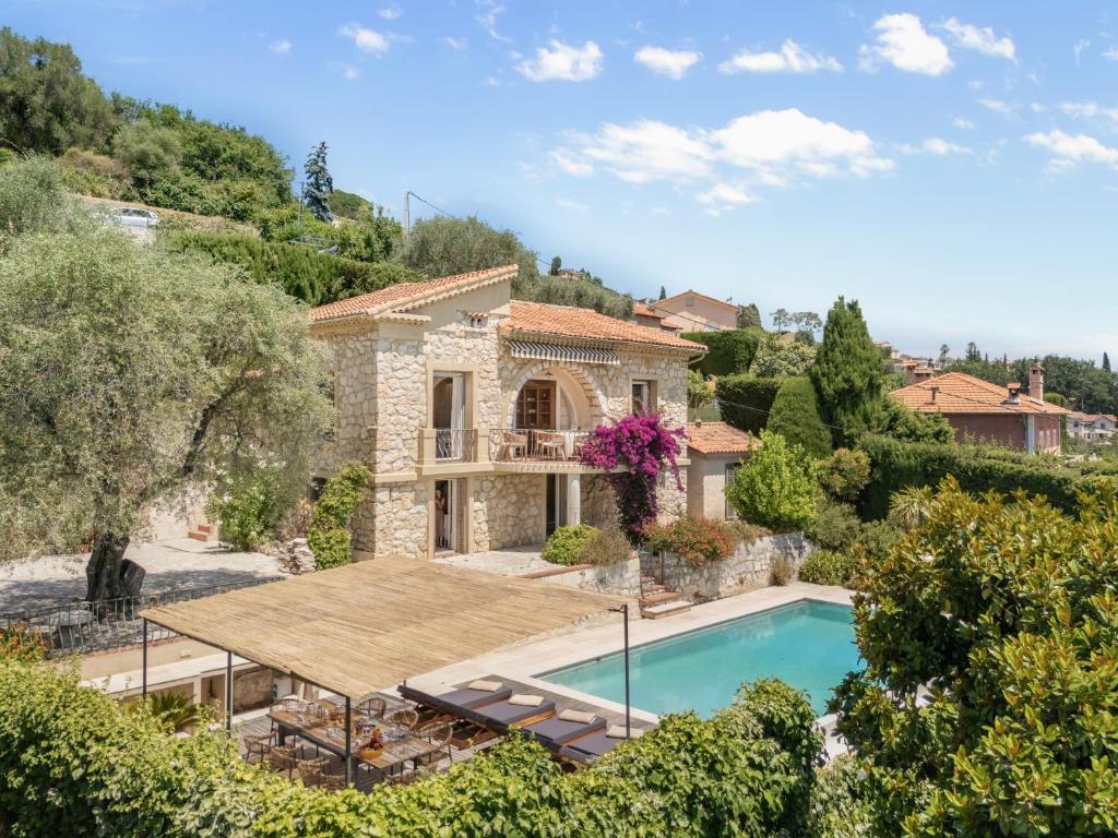 an estate with a swimming pool and a house at Villa du Claoux Superieur in Vence
