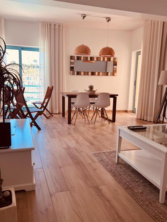 Beautiful Apartment In Albufeira Marina