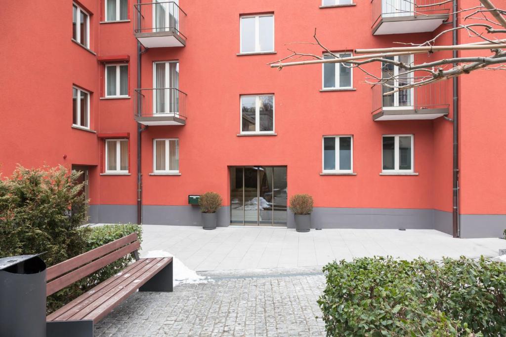 Budova, kde se aparthotel nachází