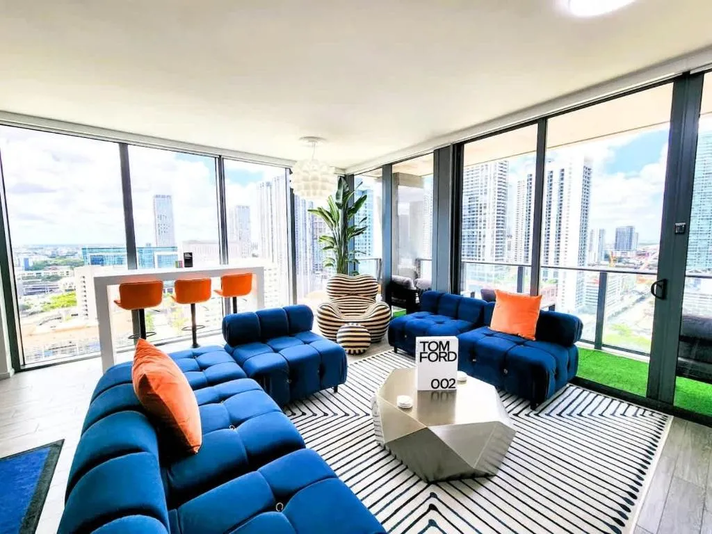 3BR Skyline Luxury with a 100 inch TV, Balcony & Prime Miami Location
