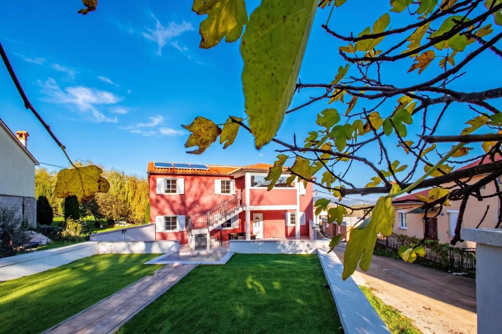 Countryside Apartments Pius