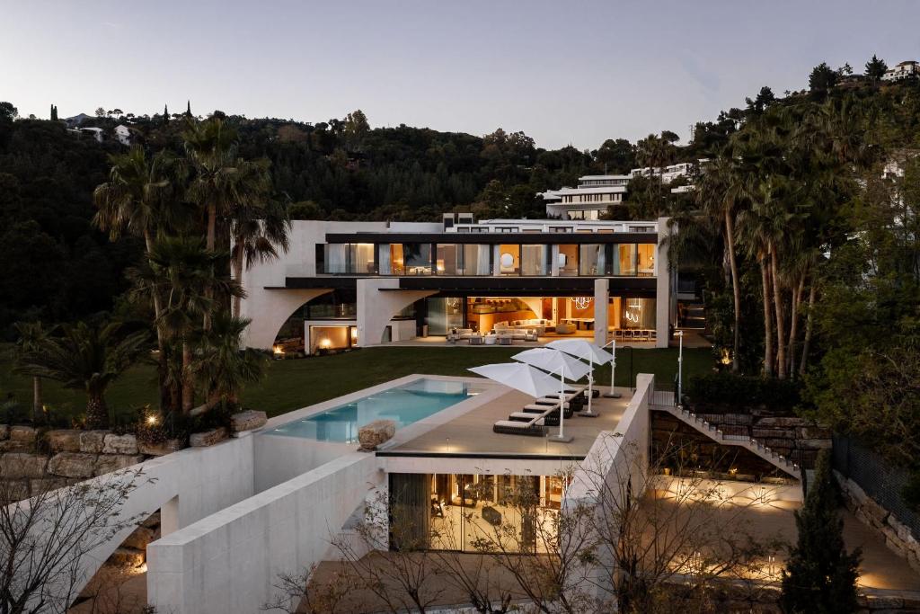 Villa Futura Spectacular Luxury Designer Villa