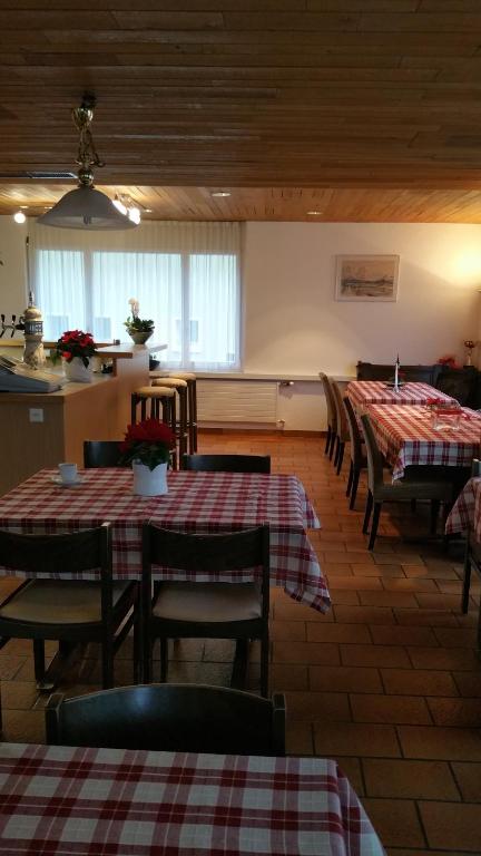 Postel nebo postele na pokoji v ubytování Hotel Ochsen