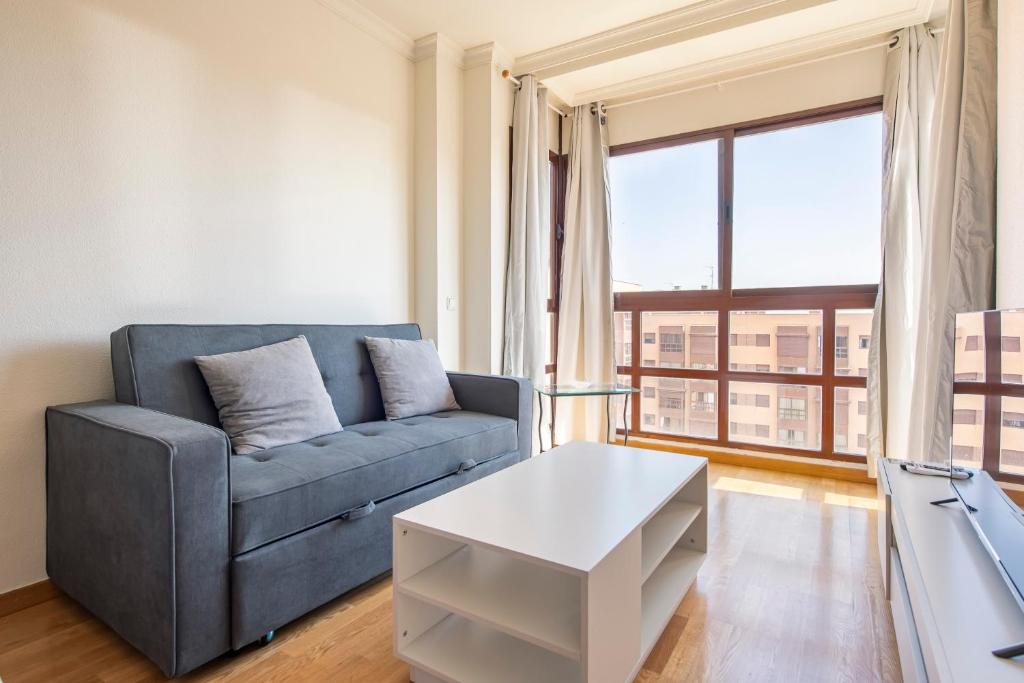 Piso Exclusivo con Piscina y Atención 24h - IFEMA y Aeropuerto