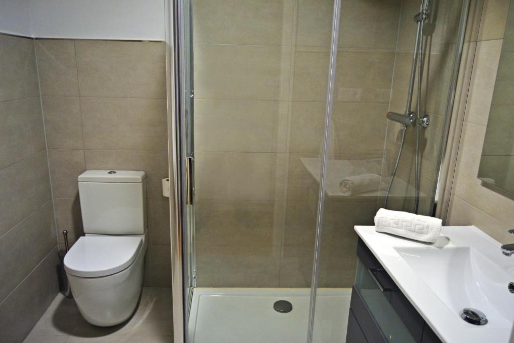 A bathroom at Botànic Apartaments