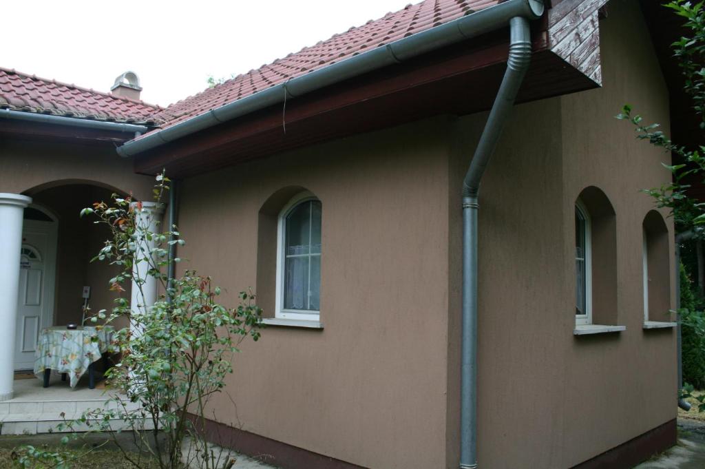Kép Kápolnai nyaralóház szállásáról Balatonőszödön a galériában