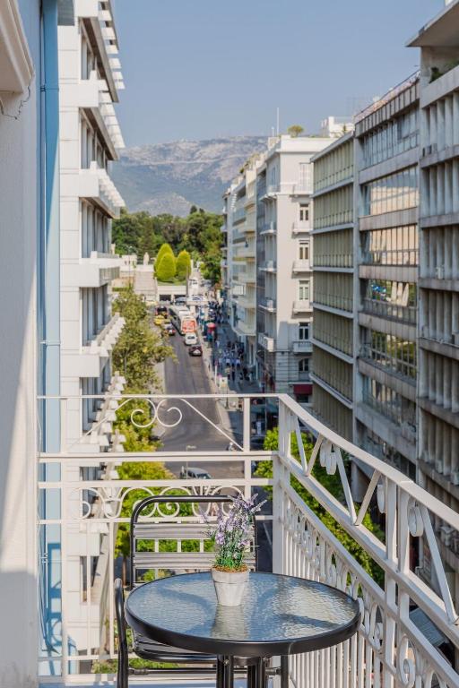 Heart of Athens 2BR Syntagma Parliament View