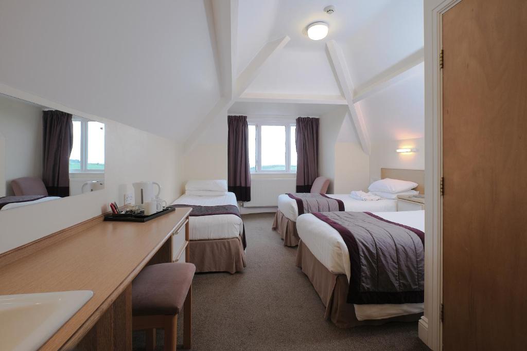 Cober Hill - Basic Triple Room