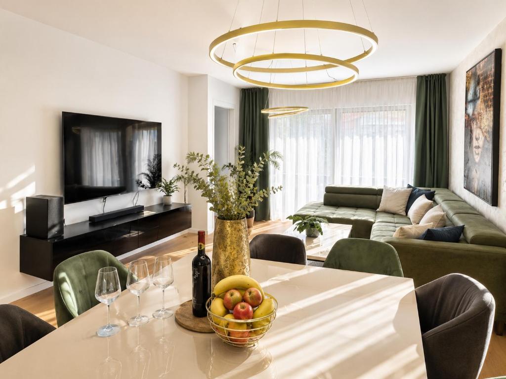 Capsula Luxury Stay - Garden Lounge, Grill and Free Parking