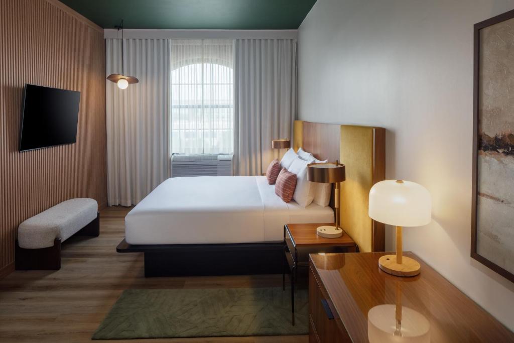 NYLO Dallas Plano Hotel, Tapestry Collection by Hilton - 