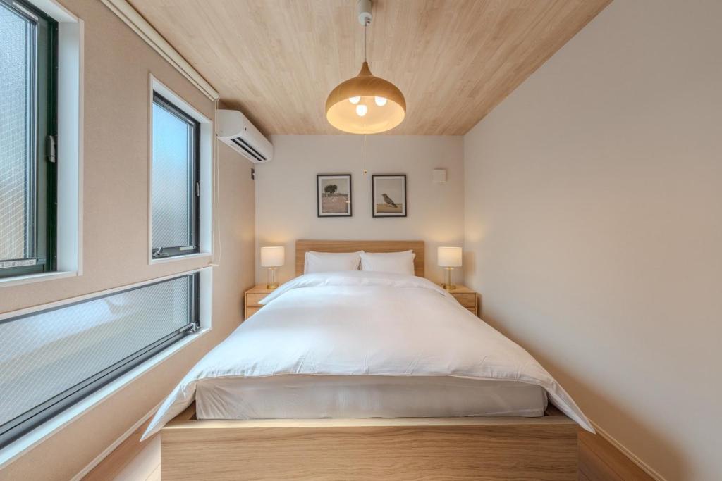 Nikyo Sora 4 minutes from Hanazonocho Station 7 minutes from Tengachaya Station Direct access from Kansai Airport