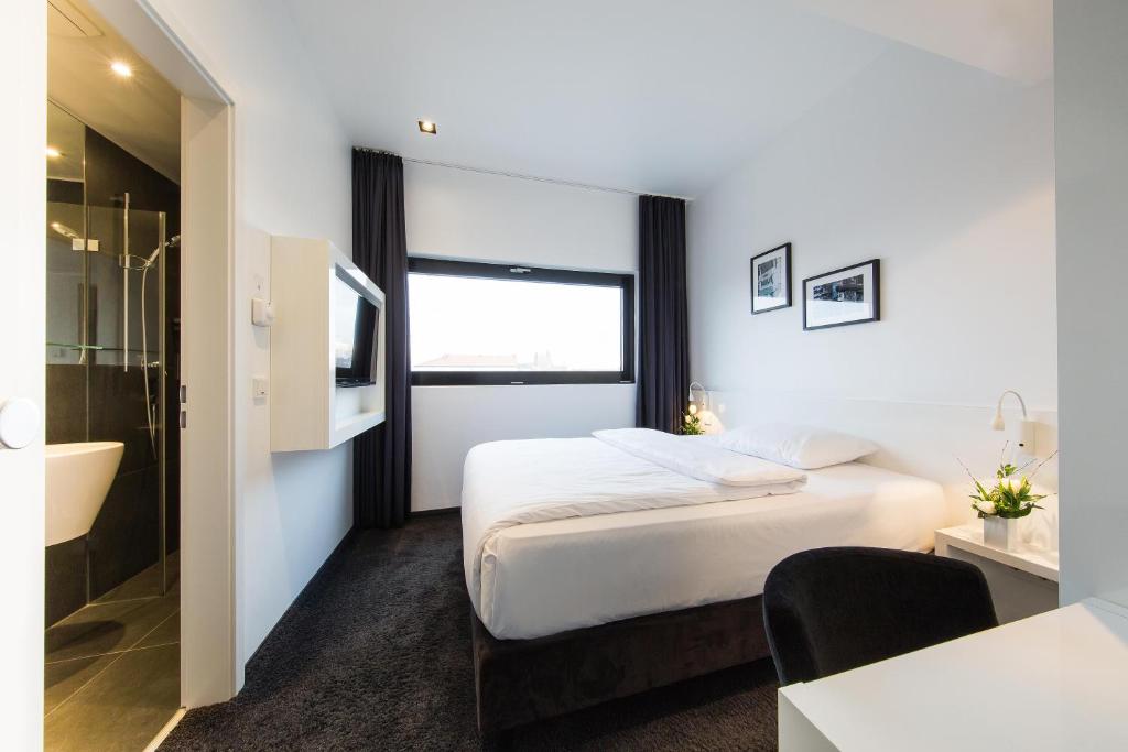 LINDEMANN'S - Resim 41