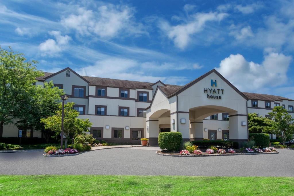 Hyatt House Morristown - Housity
