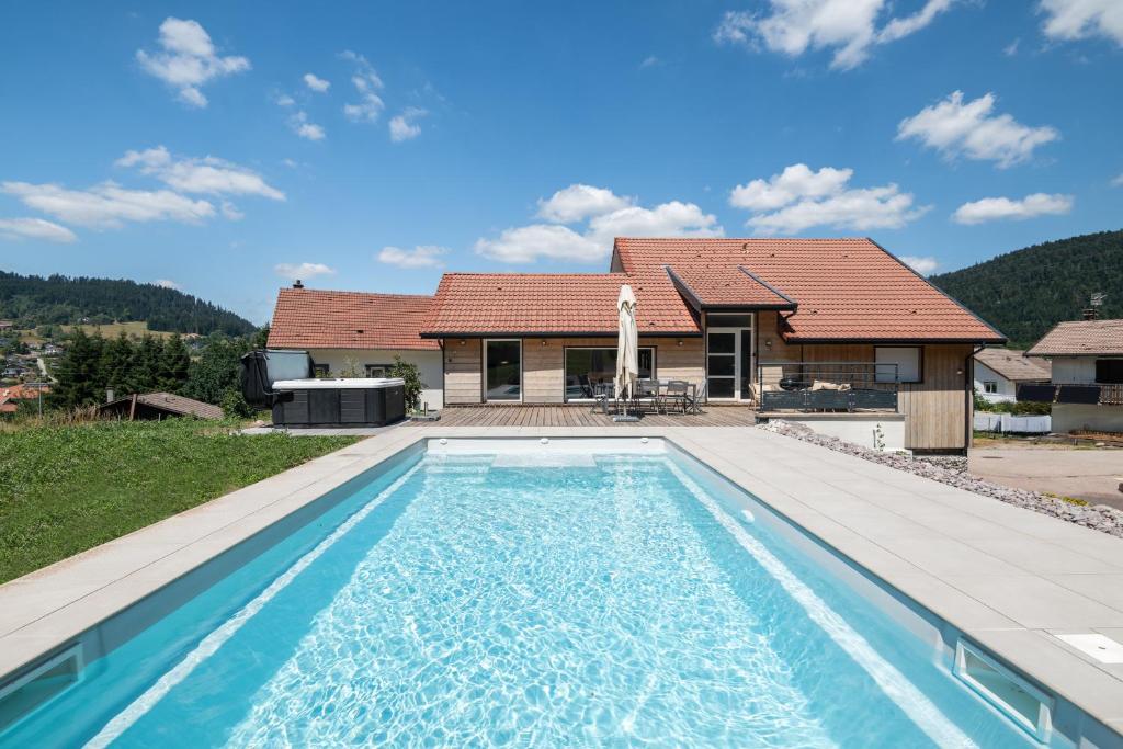 La Flânerie, spacieux loft au calme avec jacuzzi