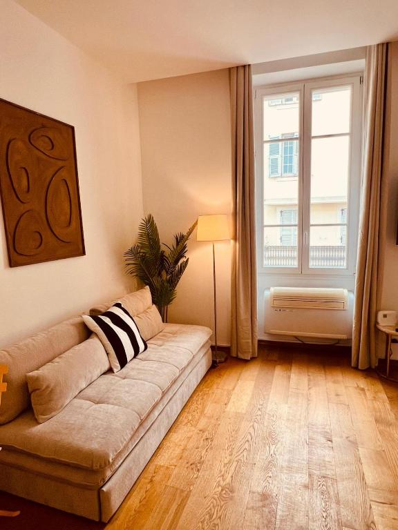32m2 face Majestic - 50m palais & plages